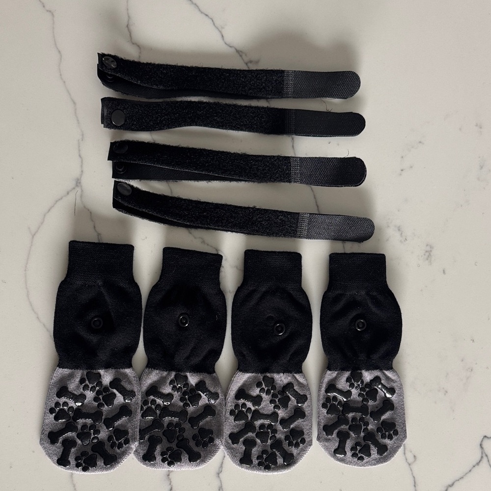 Non-Slip Grip Sock Pads with Straps for Dogs Size Large